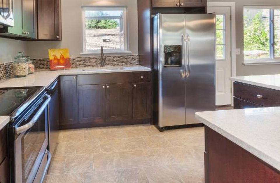Clean tile and grout floors after professional hard surface cleaning by Metro Cleaning